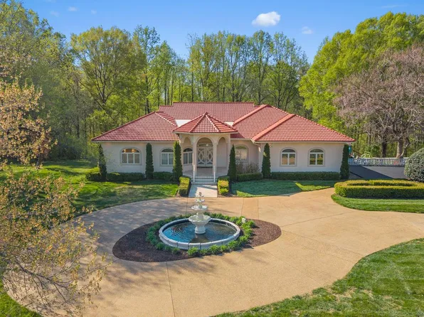 11227 N Club Dr, Fredericksburg, VA 22408