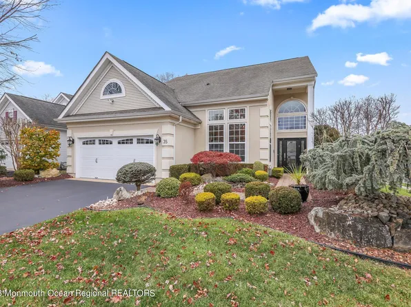35 Palomino Drive, Manalapan, NJ 07726