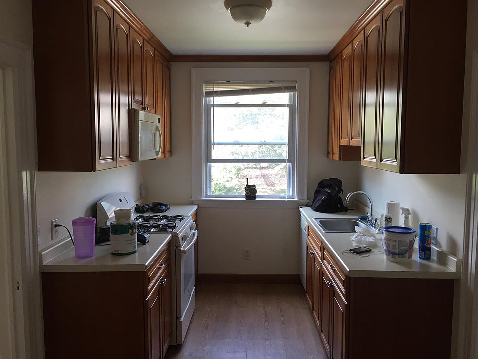 1st image of 105 Ravenhurst Ave