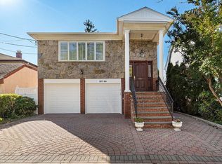 15760 13th Ave, Whitestone, NY 11357