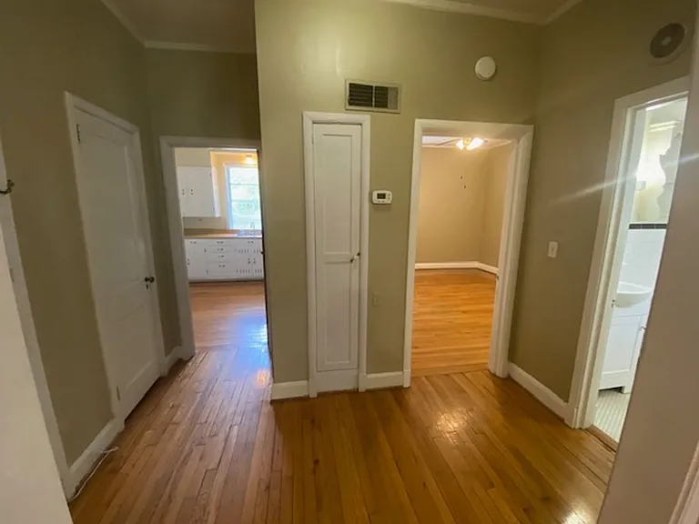 127 S Harden Street — Photo 13