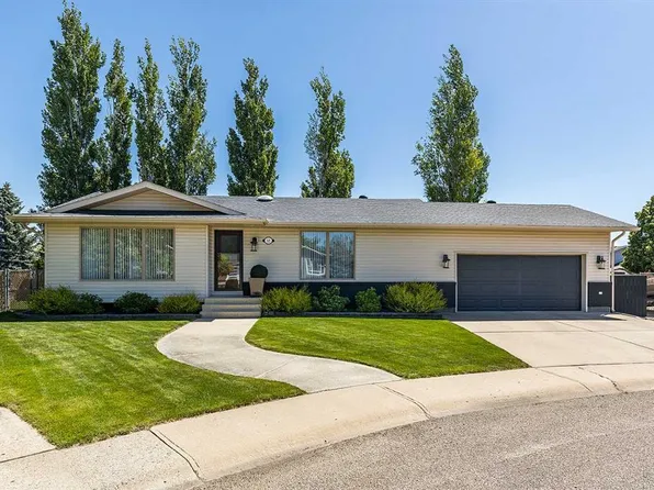 52 E Rossland St SE, Medicine Hat, AB T1B 2J4