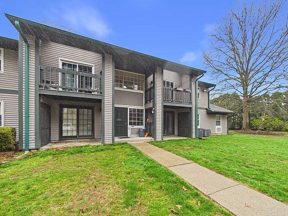 2nd image of 1940 Phillips Rd APT 17