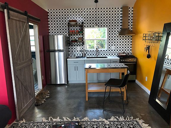 4th image of 6026 Fulcher Ave #1/2