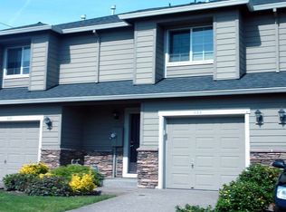 933 NW 3rd Ave, Canby, OR 97013