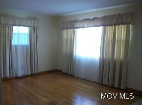 2nd image of 819 32nd St