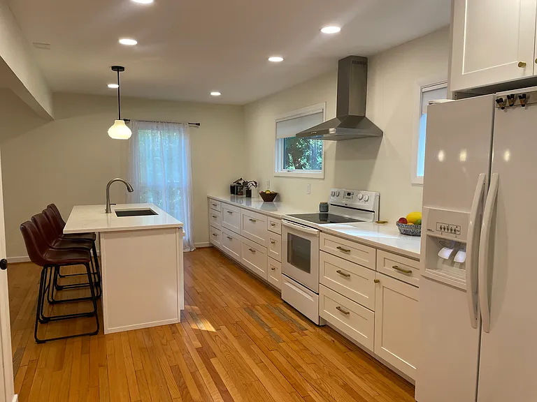 620 Arlington St — Photo 11