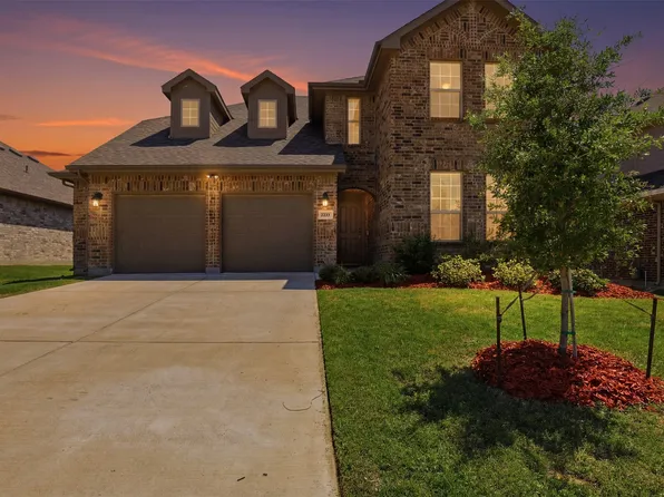 2233 Burning Bush Ln, Waxahachie, TX 75167