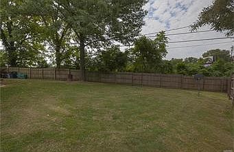 2nd image of 901 Peony Dr