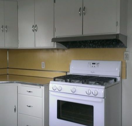 4th image of 139 Irene Ave