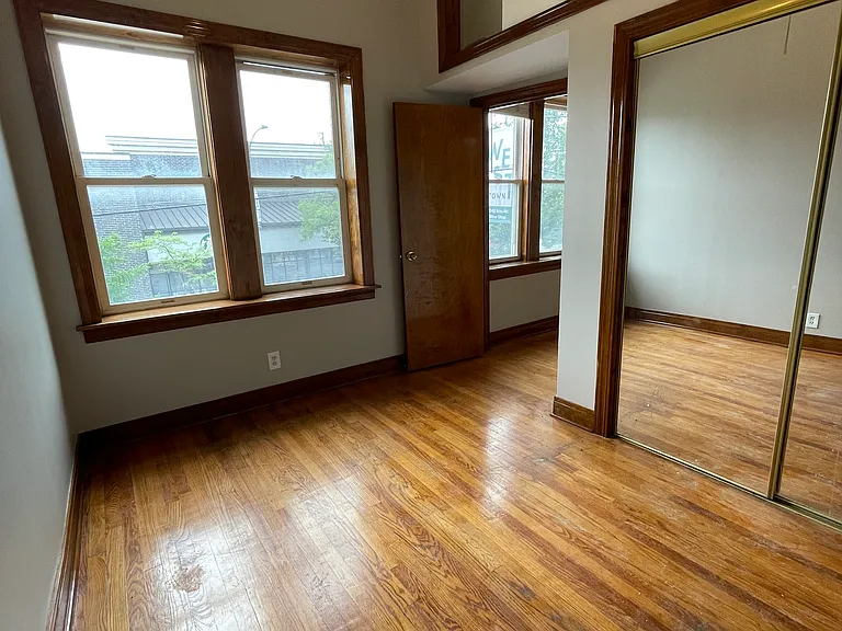 2042 W Chicago Ave #3F — Photo 5