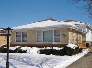 411 Parkside Ave, Itasca, IL 60143