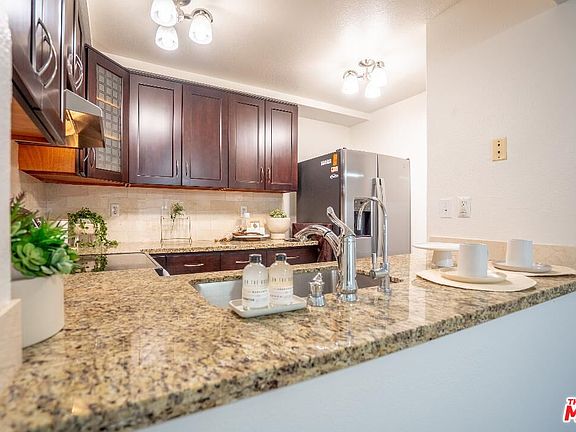 3rd image of 435 S Virgil Ave APT 111