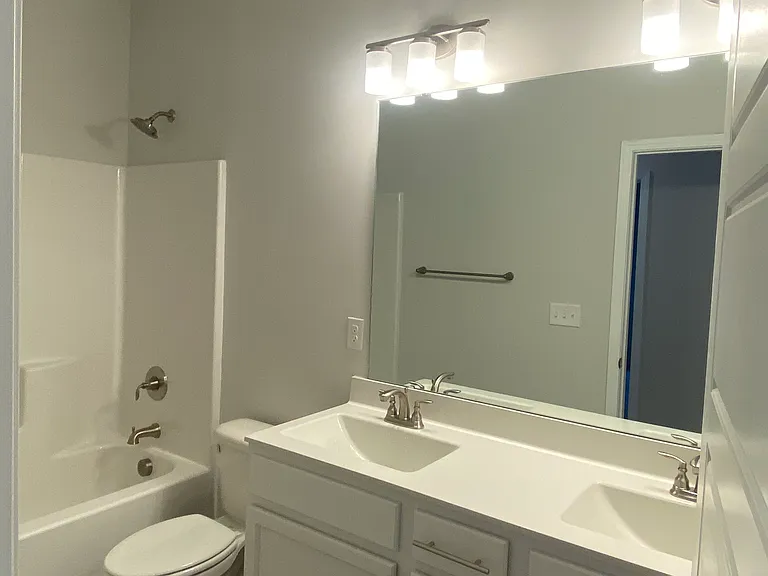 607 Lombard Dr — Photo 7