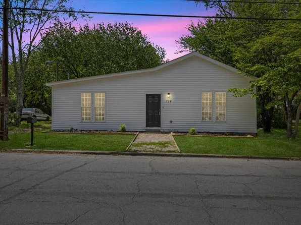 714 Harriett St, Henderson, NC 27536