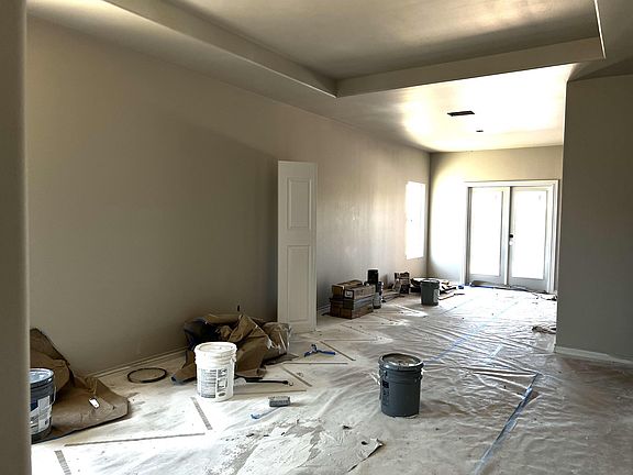 2nd image of 423 Cienega Ln