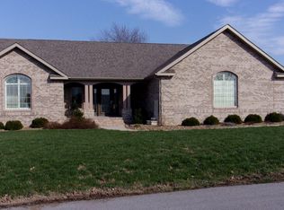 6 Country Club Ct, Harrisburg, IL 62946