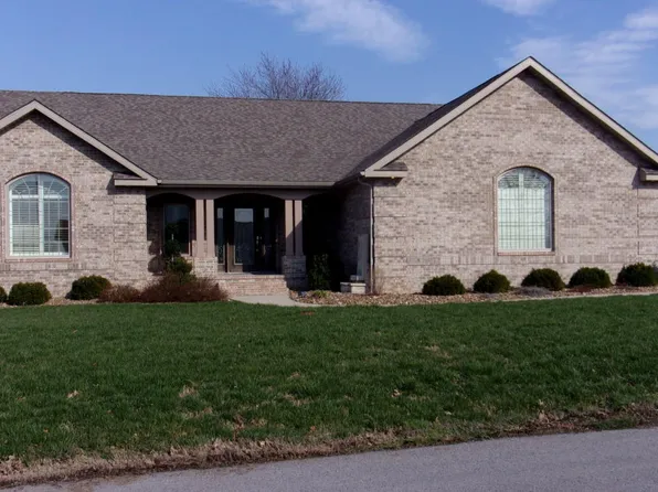 6 Country Club Ct, Harrisburg, IL 62946