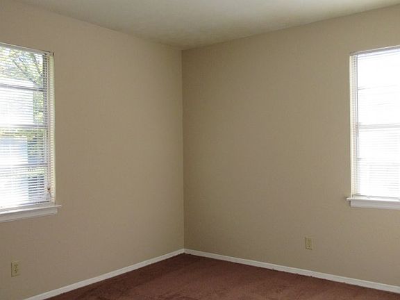 4th image of 3599 Suzanne Dr