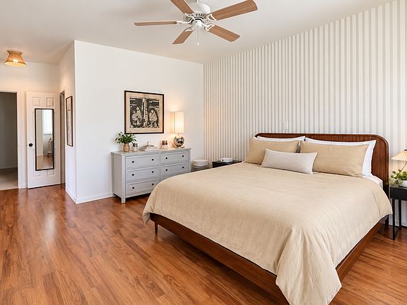 5th image of 310 Tahiti Way APT 110