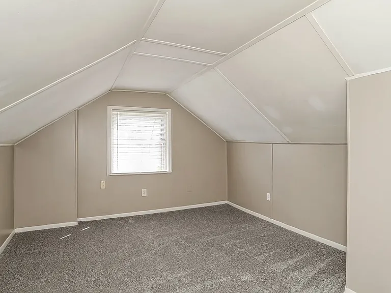 6914 Mearl Ave — Photo 3
