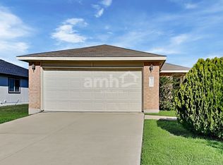 100 Meadow Lark Ln, Hutto, TX 78634
