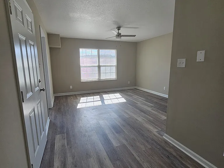 Grayson Apartments — Photo 9