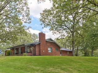 1214 W Beverly Hills Drive, Springfield, MO 65803