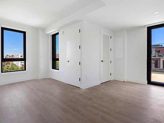 4th image of 130 Hope St #703B