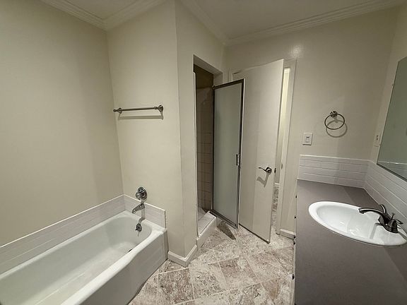 5th image of 10966-10970 Bluffside Dr #10966-3
