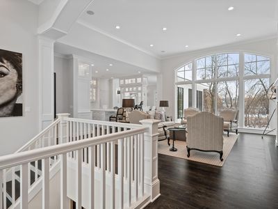 510 Locust Hills Dr, Wayzata, MN, 55391