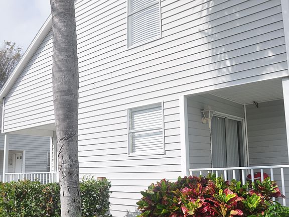 2nd image of 536 Tallwood St