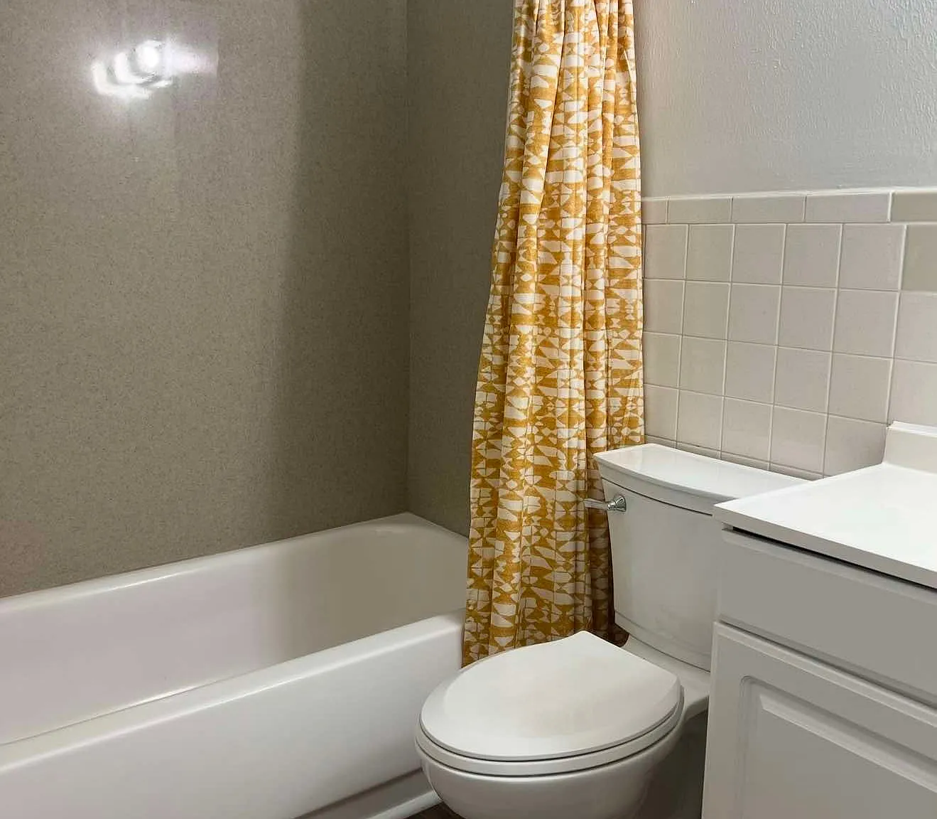 Cozy, Renovated Studio Apartment Near the Heart of Eureka Convenient Location & Affordable Living! — Photo 3