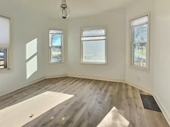 712 45th St, Kenosha, WI 53140
