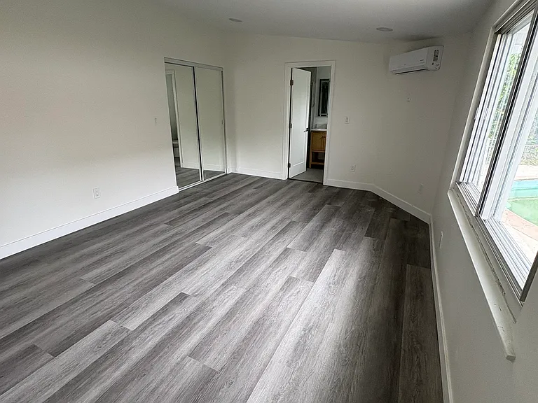 506 W Hillcrest Blvd #2 — Photo 7