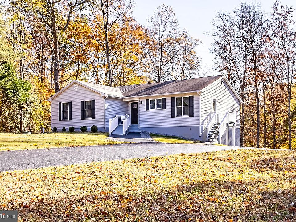 1st image of 103 Hidden Lake Dr