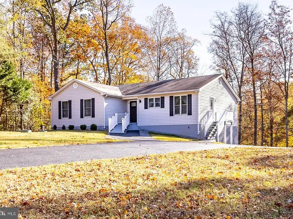 103 Hidden Lake Dr, Montross, VA 22520