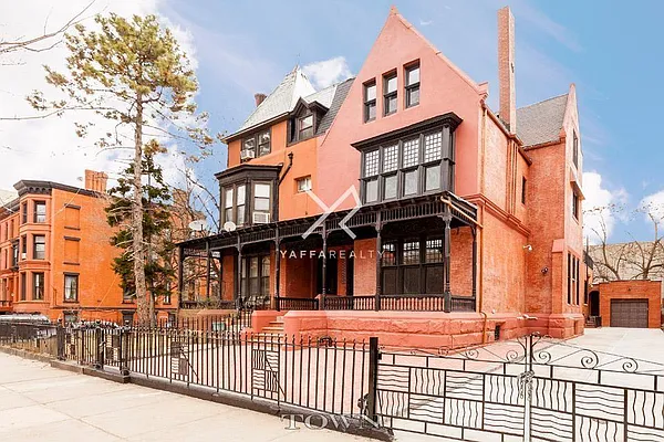 Rented by Yaffa Realty LLC | media 7