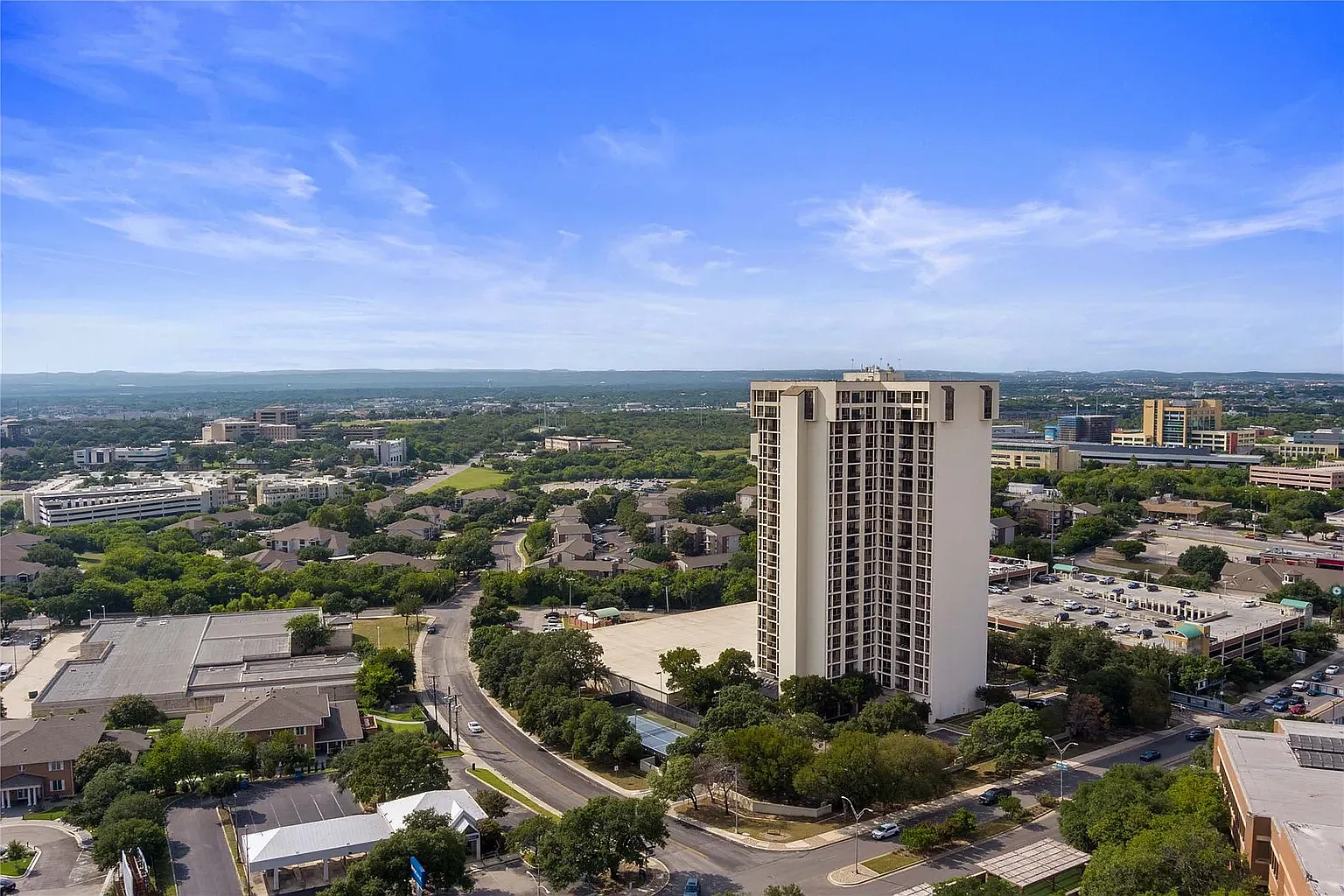 2 bed, 1200 sqft, $1,500 — Photo 2