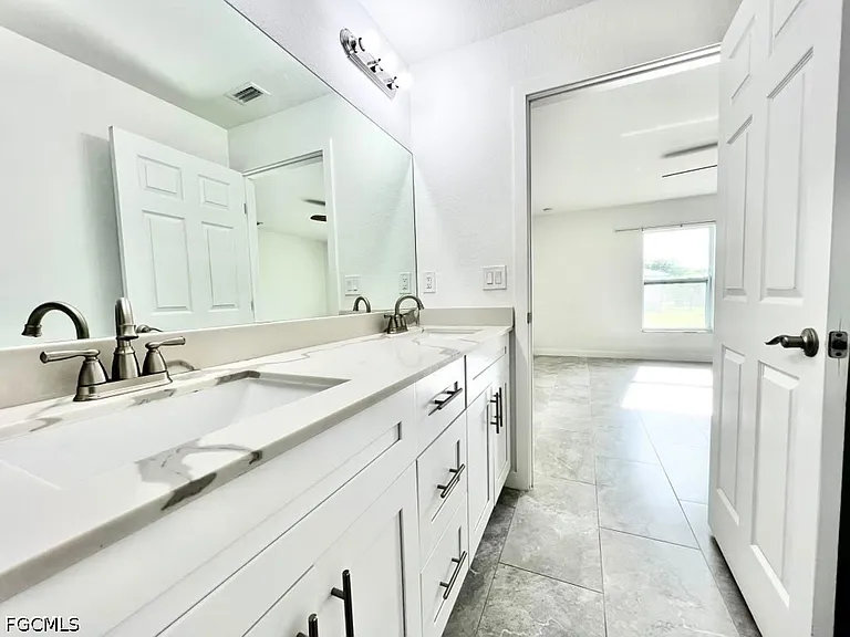 4622 SW 7th Pl — Photo 27