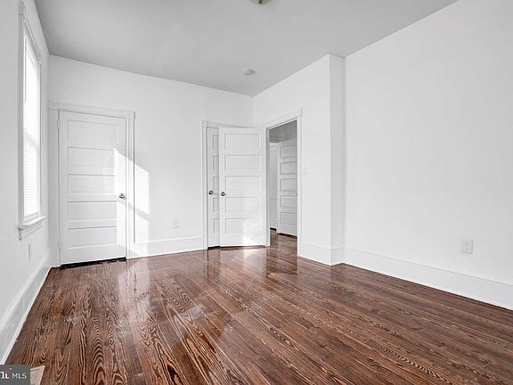 5th image of 38 Brenwal Ave