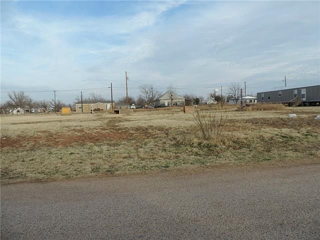 2nd image of 304 Marion
