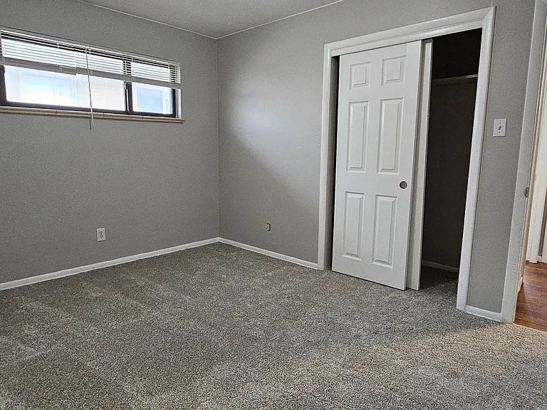 1136 Akron St — Photo 30