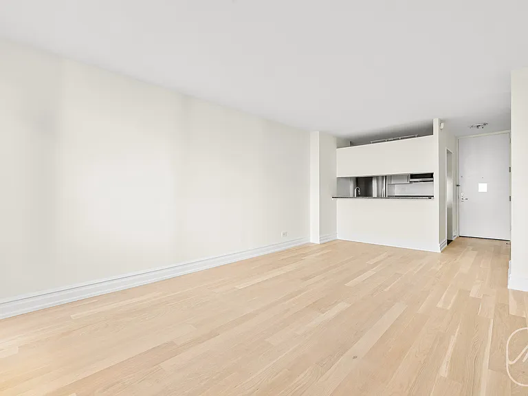 145 W 67th St #33A — Photo 3