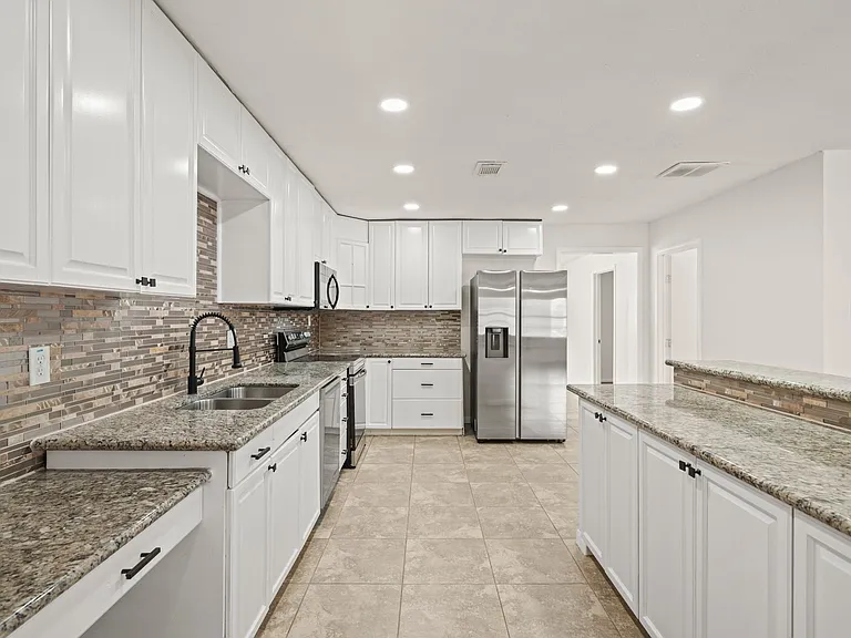 6711 Pickett Dr — Photo 4