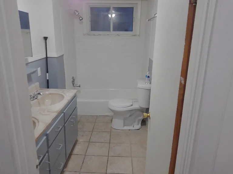 411 Noble St — Photo 45