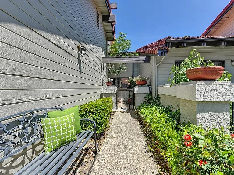 4871 El Cid Dr — Photo 4