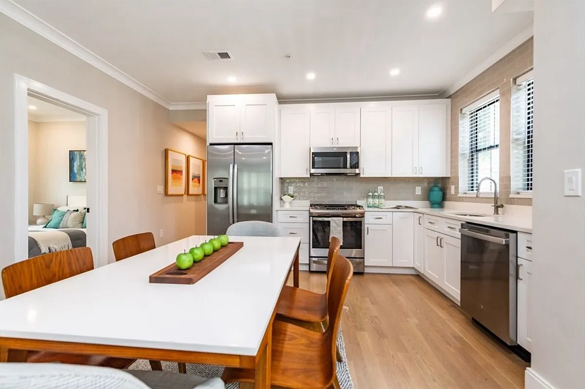 Building Photo - 281 Lamartine St #1
