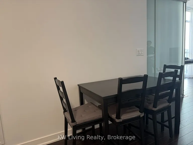 210 Simcoe St #2009 — Photo 10