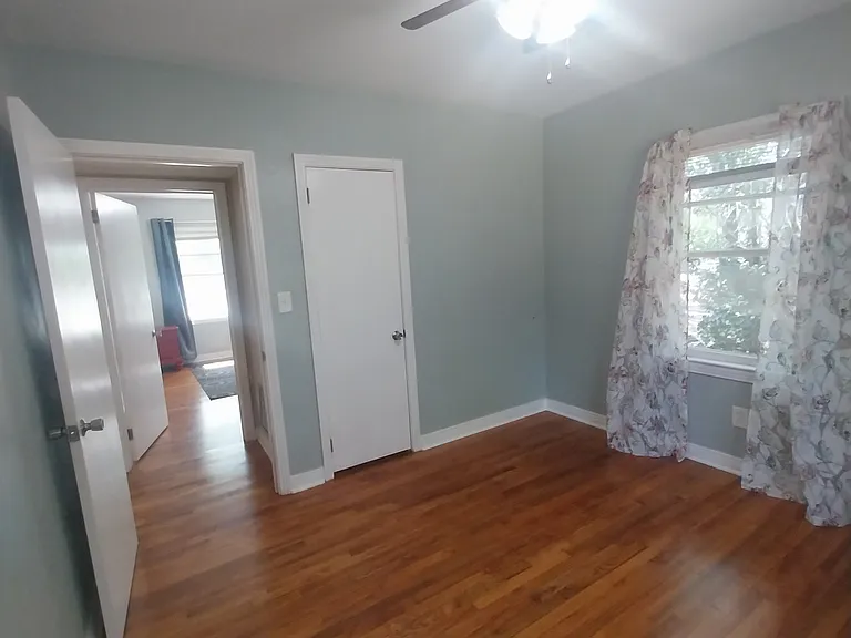 1428 Charlotte St — Photo 14
